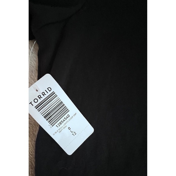 Torrid 0 Skull Christmas Lights Graphic T-Shirt Women's Size 12 Black NWT - Picture 11 of 11